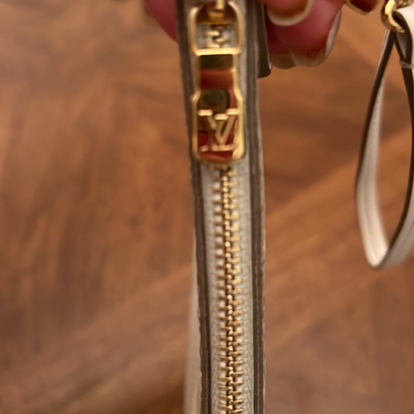 Limited edition 2022 Spring in the City Neverfull Pouchette in Sunset Kakhi SOLD - Picture 4 of 9